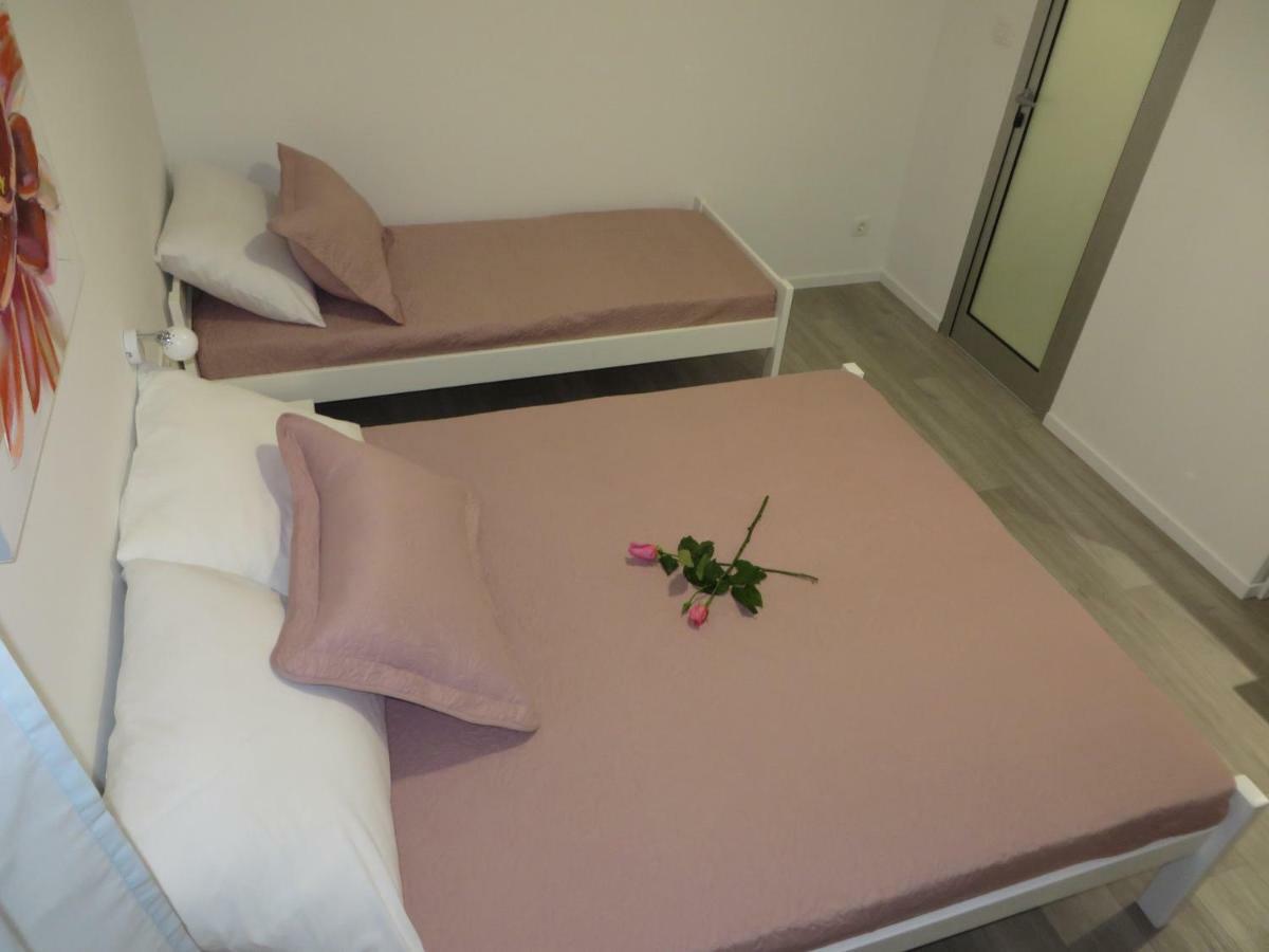 Apartmani Raos ดูกีรัท ภายนอก รูปภาพ